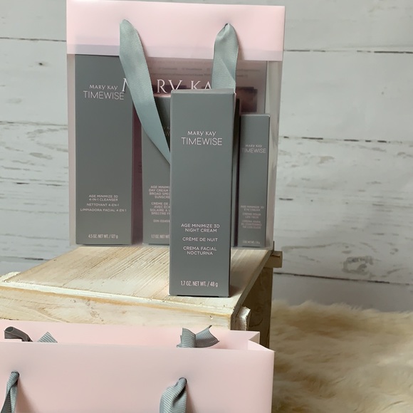 Combo to Oily Skin. Age Minimize 3D 4-in-1 cleanser set (1 of 2) - Picture 6 of 7